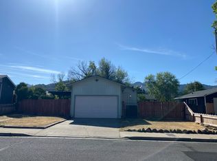 905 4th St, Yreka, CA 96097