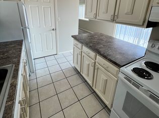 4404 S 27th St #E13, Lincoln, NE 68516
