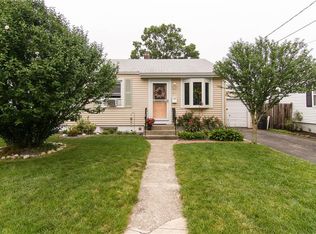 46 Weldon St, Pawtucket, RI 02861