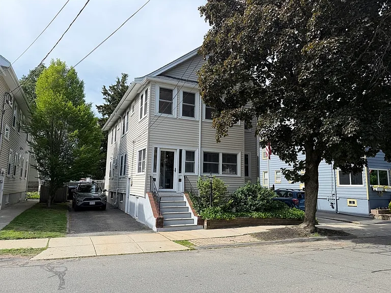 32-34 Chestnut St #32 — Photo 1