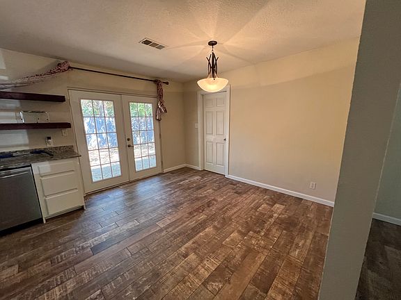 2nd image of 3610 Pearl St