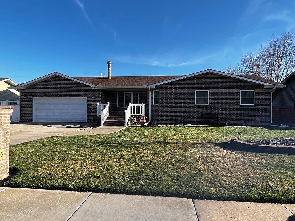 3125 27th St, Great Bend, KS 67530 Zillow