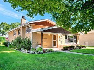 4504 W 102nd St, Oak Lawn, IL 60453