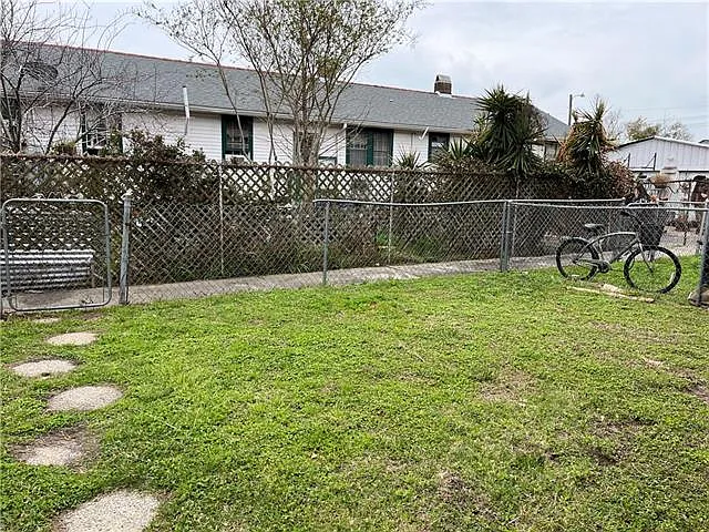 4230 N Claiborne Ave — Photo 14