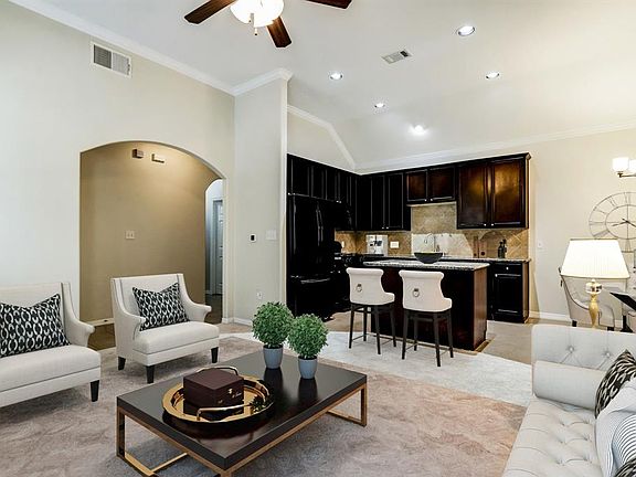 4th image of 1021 Sweet Pine Dr