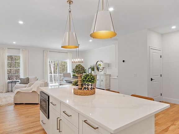 5th image of 91 Oliver Pond Cir #3