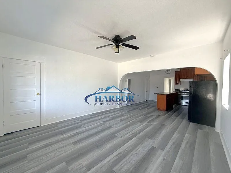 2 bed, 1.0 bath, $2,500 — Photo 3