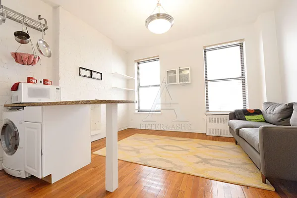 Rented by Peter Ashe | media 37