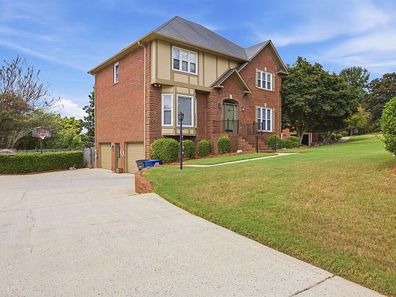 2nd image of 1952 Cahaba Crest Dr