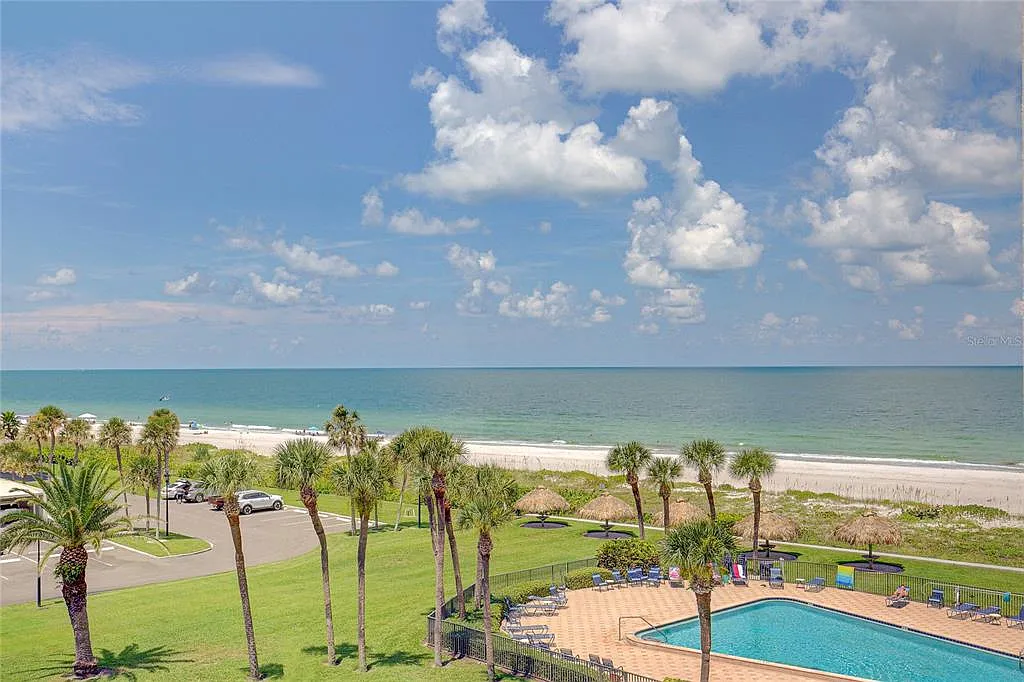 2 bed, 2.0 bath, 1544 sqft, $5,900 — Photo 2