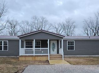 2114 Cedar Ave, Salem, IL 62881