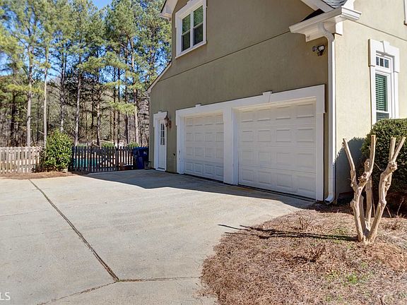 4th image of 306 Windsor Pl