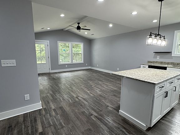 3rd image of 296 Hillview Dr