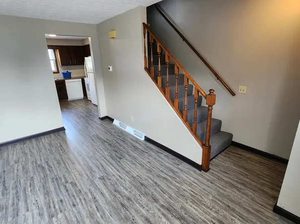 615 Applegrove St NW, North Canton, OH 44720