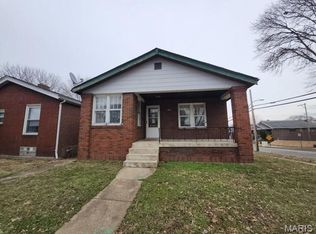 4660 Ray Ave, Saint Louis, MO 63116