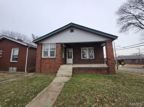 4660 Ray Ave, Saint Louis, MO 63116