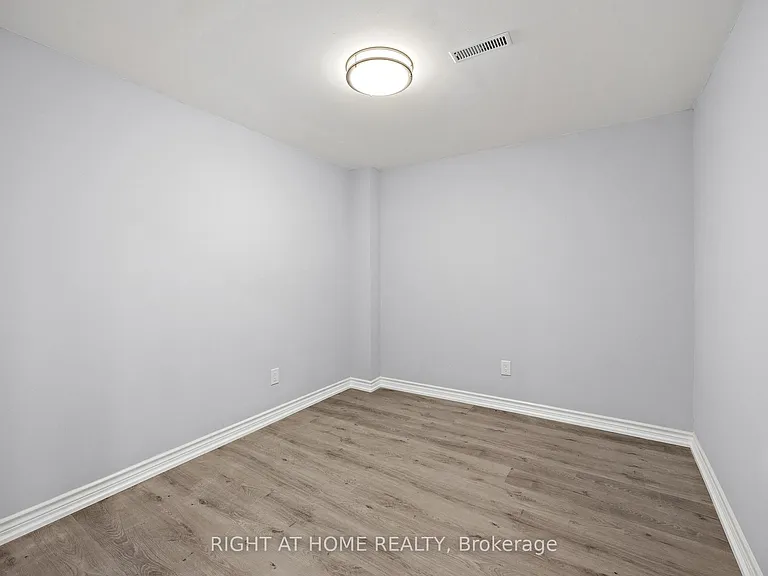 764 Willowbank Trl — Photo 8