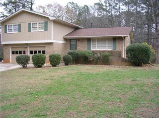 518 Waterview Ln, Stone Mountain, GA 30088