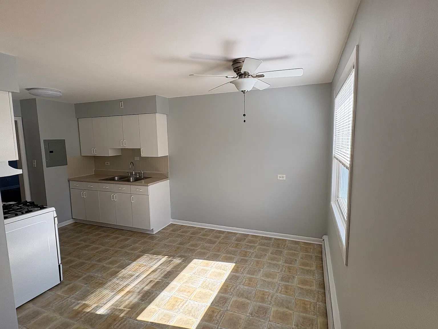 2 bed, 1000 sqft, $1,950 — Photo 4