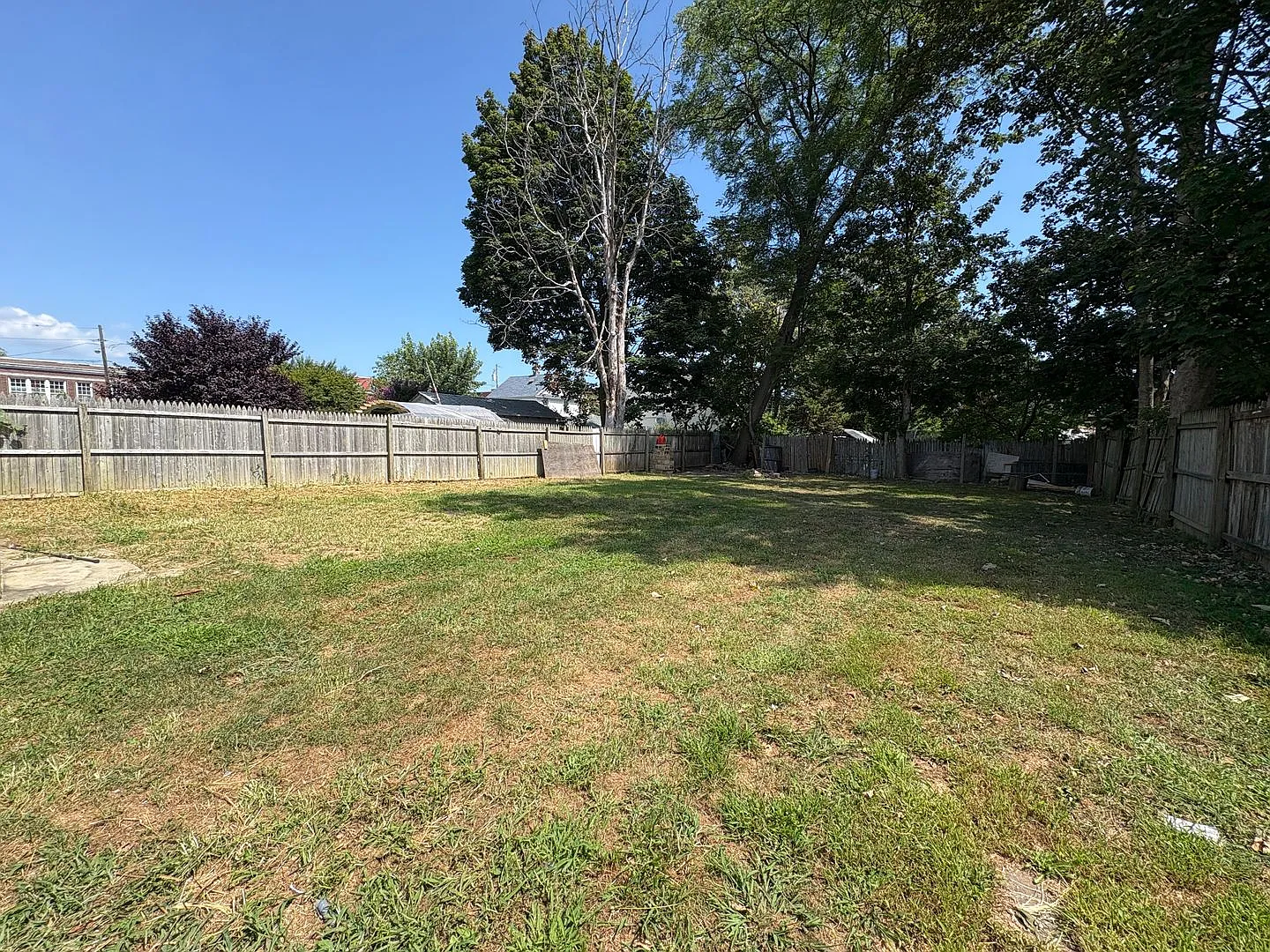 Large 5 Bedroom 2 Bathroom Single Family House for Rent in Long Branch! — Photo 4