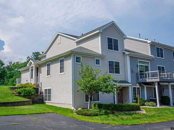 2nd image of 2352 Nott St E