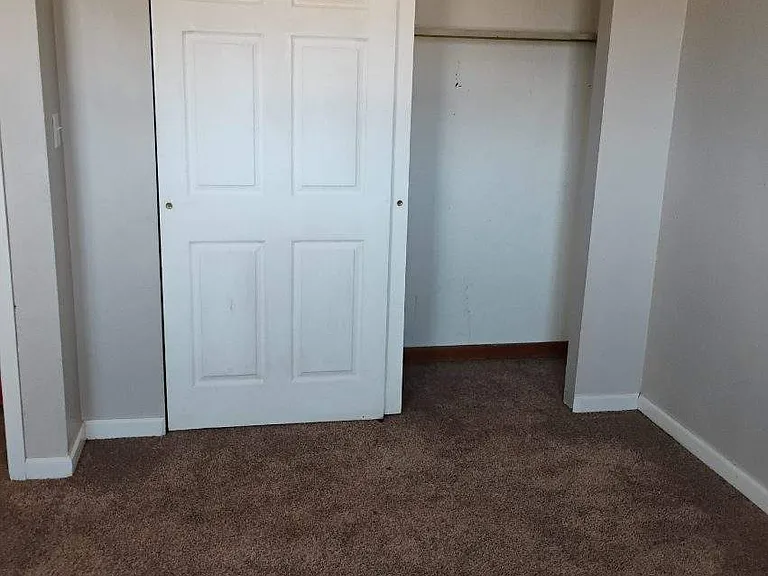 2621 N Pine St #6 — Photo 10