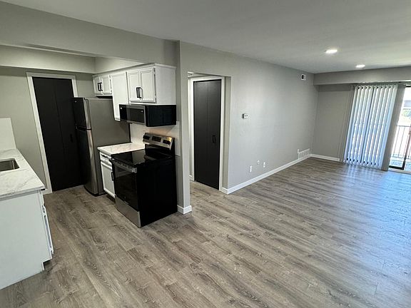 3rd image of 15144 Southpointe Dr APT 204