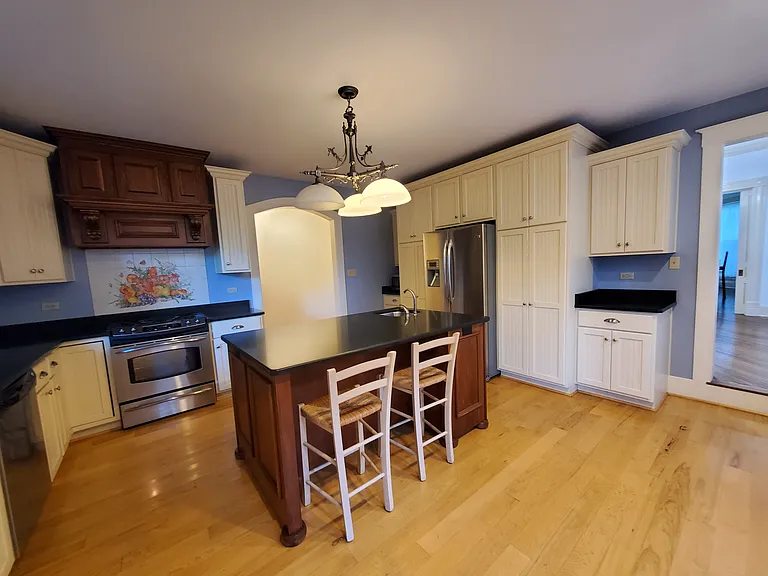 114 W Lexington Ave — Photo 20