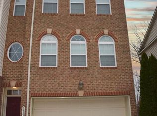 25221 Beach Pl, Chantilly, VA 20152