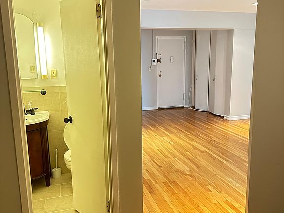 4th image of 42 Pine St #5