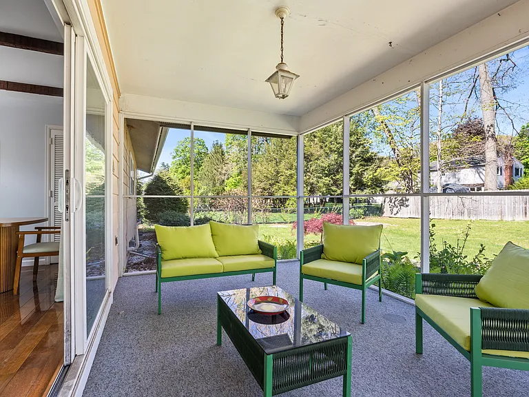 4 Lakewood Dr — Photo 12