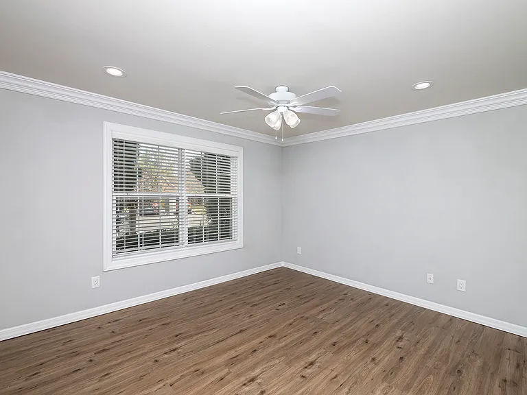 Fairfield Knolls South — Photo 43