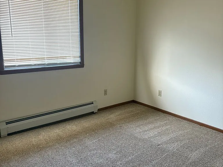 310 Dickinson Dr SE — Photo 8