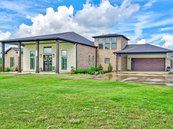 4805 Tolivar Canal Rd, Pt Arthur, TX 77713