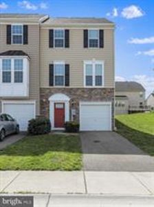 100 Norwood Dr, Falling Waters, WV, 25419