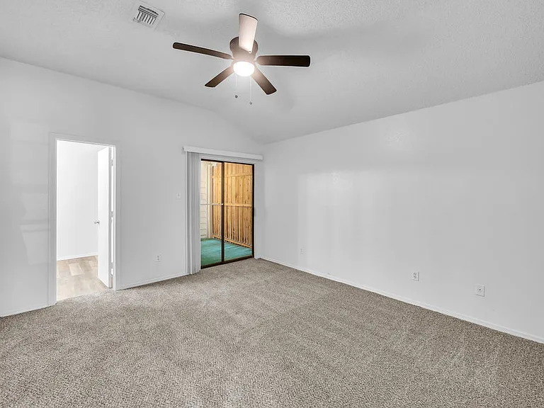 608 Rancho Dr — Photo 18