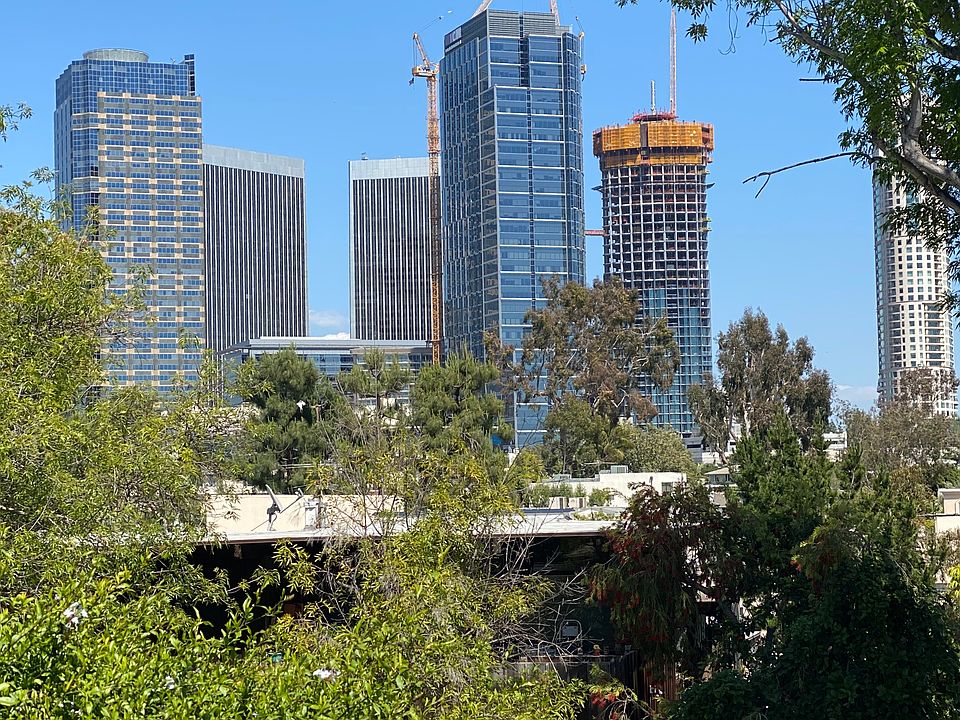 The building on the right is the new addition to Century City and is now complete.