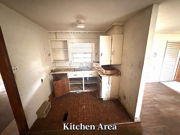 5th image of 12070 S 4230th Rd