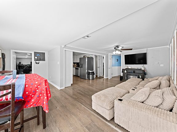 2nd image of 2728 Joel St