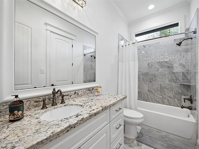 2031 Sheridan St #A — Photo 34