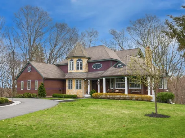 86 Hammond St, Rowley, MA 01969
