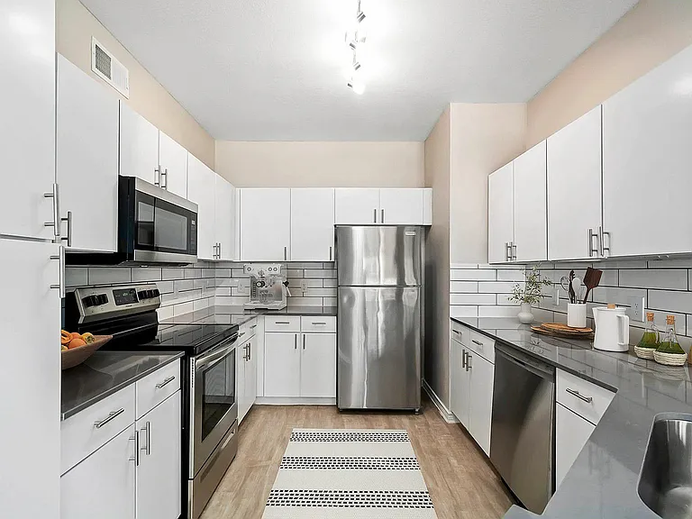 3x2 1370 sqft C1 - Kitchen