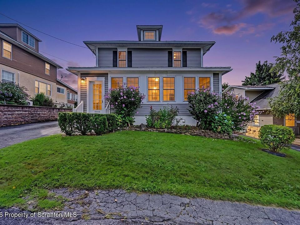 1st image of 208 Maple Ave
