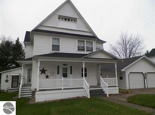 104 S Neilson St, Tustin, MI