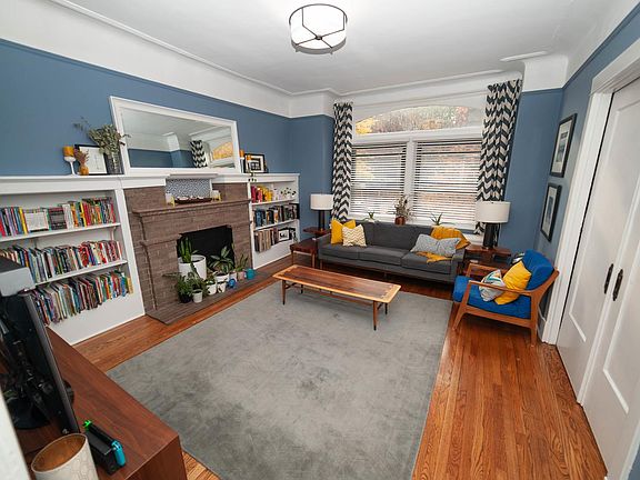 4th image of 2817 N Cambridge Ave APT 1