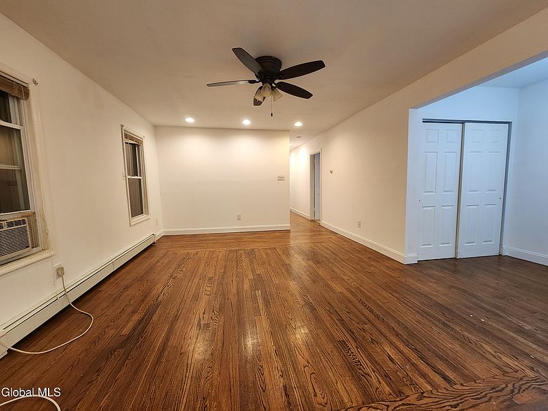 3rd image of 902 19th Street