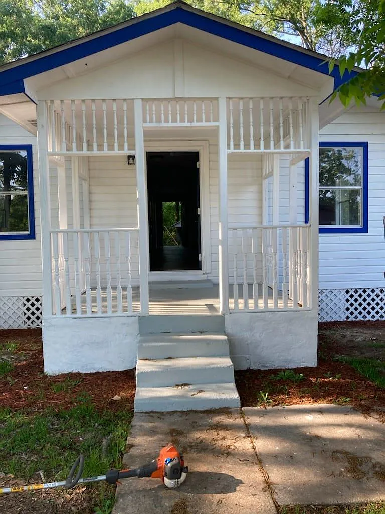 3 bed, 1200 sqft, $1,300 — Photo 1