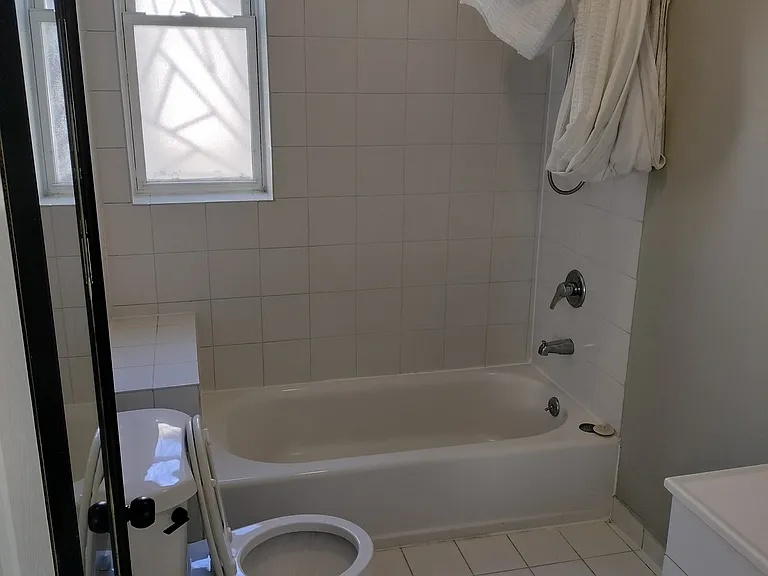 1128 N Winchester Ave #1AR — Photo 6