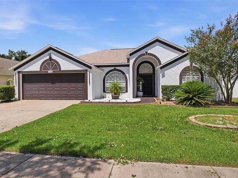 2210 Towering Oaks Cir — Photo 3