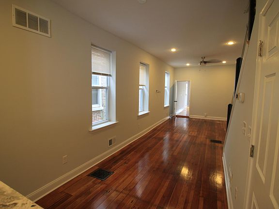3rd image of 1820 N Scott St